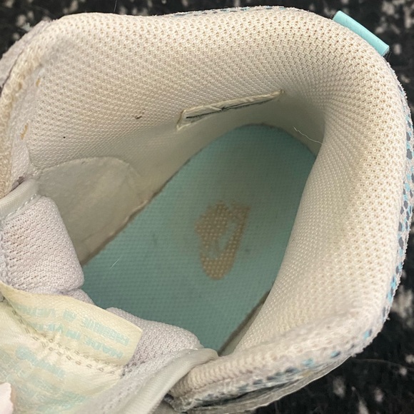 Nike Dunk High Skinny Glacier Ice Polka Dot - Picture 5 of 7